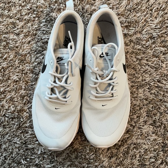 Light Gray Nike Tennis Shoes - Picture 5 of 5